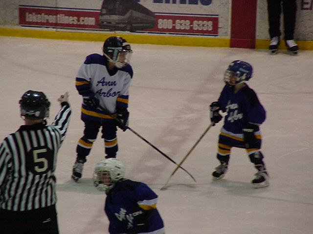 gettin a penalty.jpg (64388 bytes)